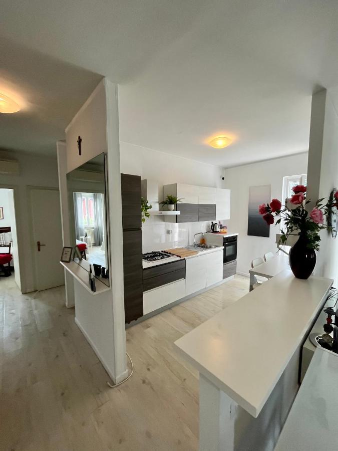 Your Familyapartment In Sirmione Buitenkant foto