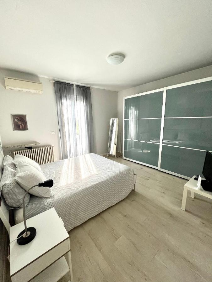 Your Familyapartment In Sirmione Buitenkant foto