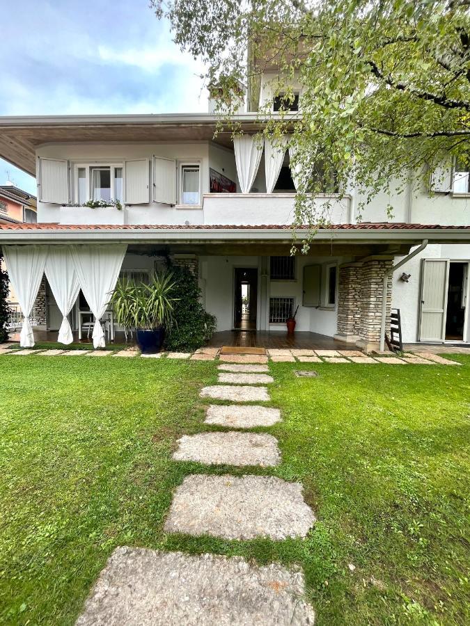 Your Familyapartment In Sirmione Buitenkant foto