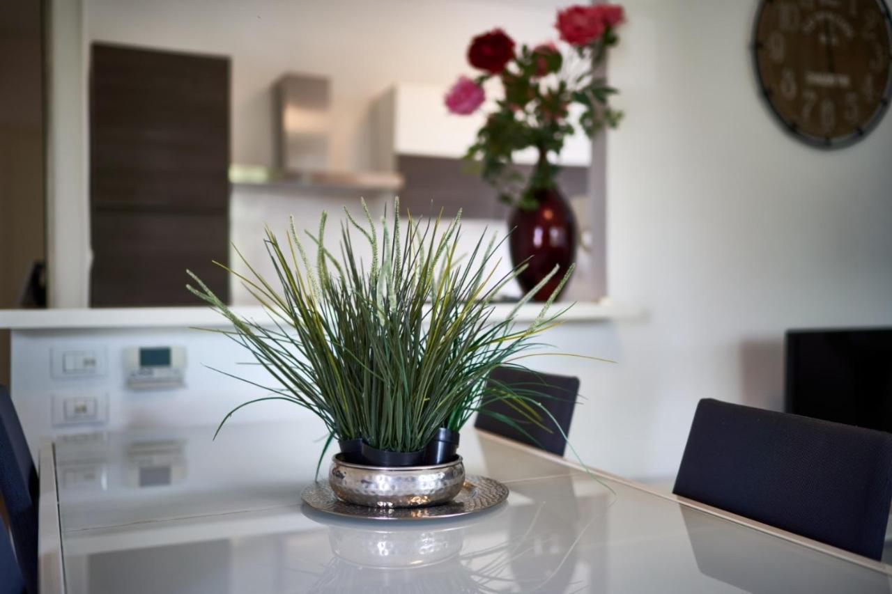 Your Familyapartment In Sirmione Buitenkant foto